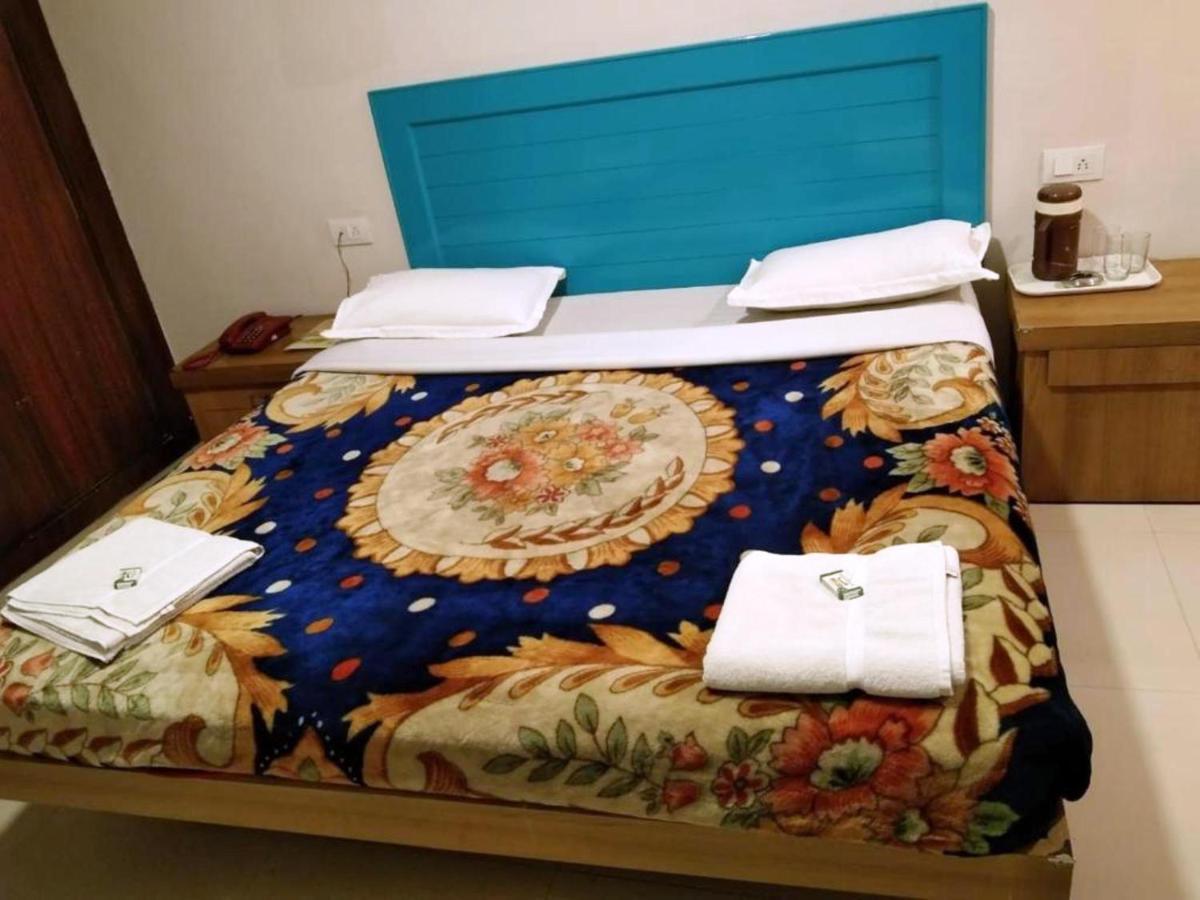 Hotel Preethi Palace Ооти Екстериор снимка