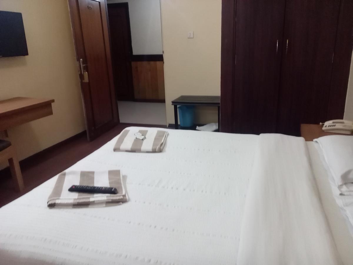 Hotel Preethi Palace Ооти Екстериор снимка