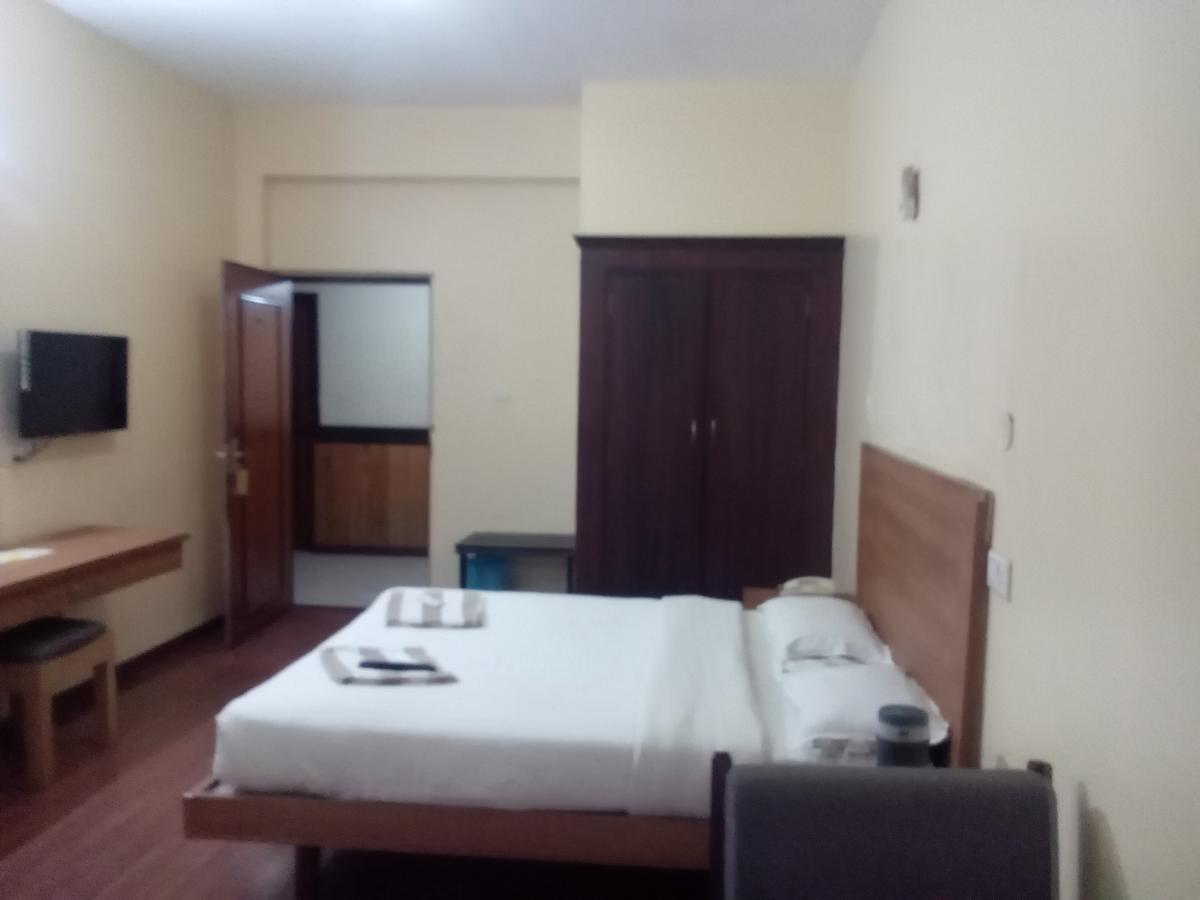 Hotel Preethi Palace Ооти Екстериор снимка