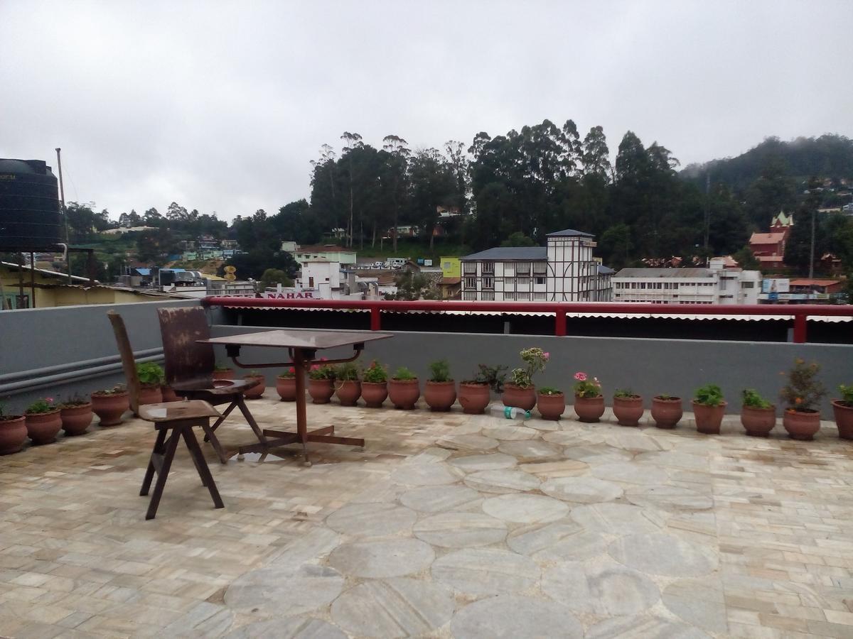 Hotel Preethi Palace Ооти Екстериор снимка