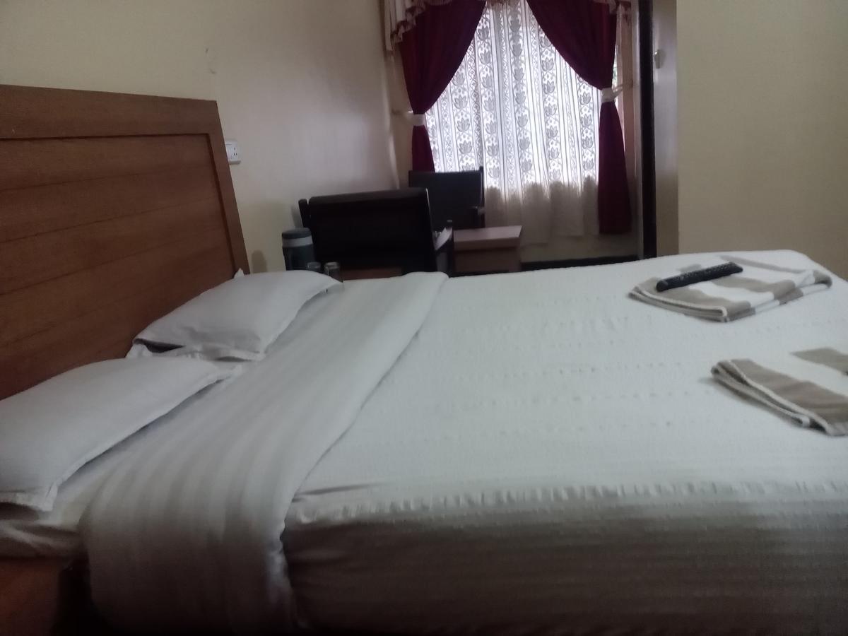 Hotel Preethi Palace Ооти Екстериор снимка